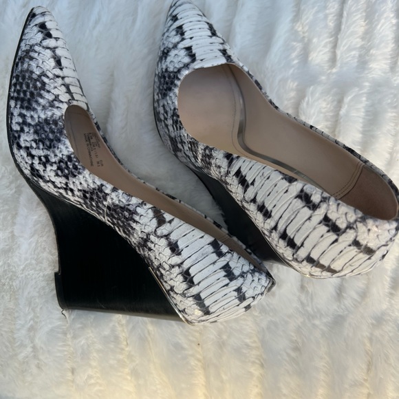 Coach Snake Print 6.5 B wedges - Picture 2 of 3